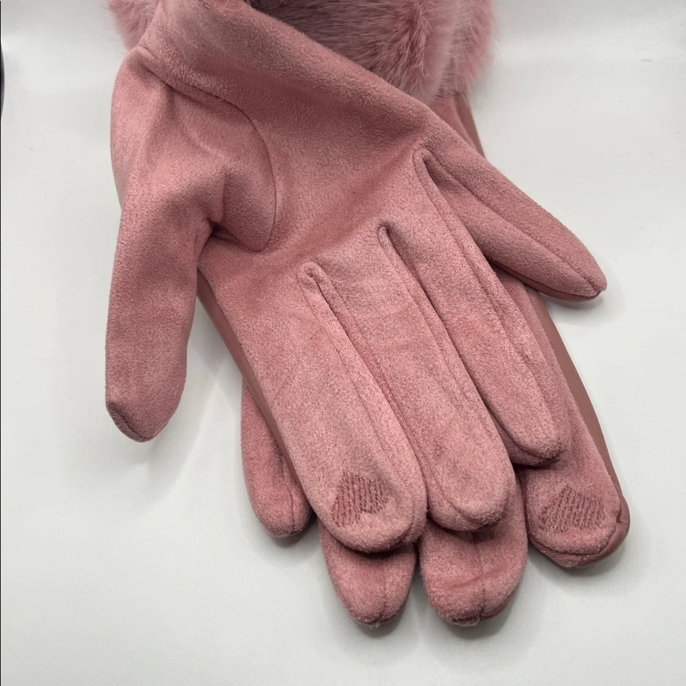 704. Elegant Pink Fur-Trimmed Gloves